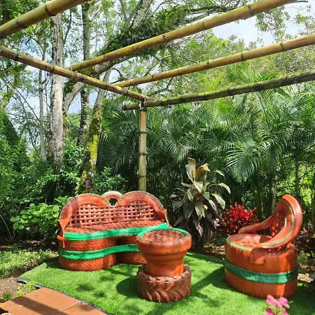 Cabin In La Fortuna : Ceiba Eco Container